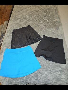 EUC Mono B. Women’s Active Skort Shorts - Black and Blue